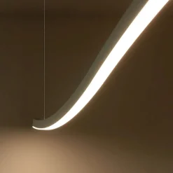 Lampadario a sospensione Curve a LED in alluminio