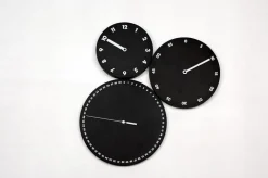 Orologio moderno da parete H:M:S: a tre dischi
