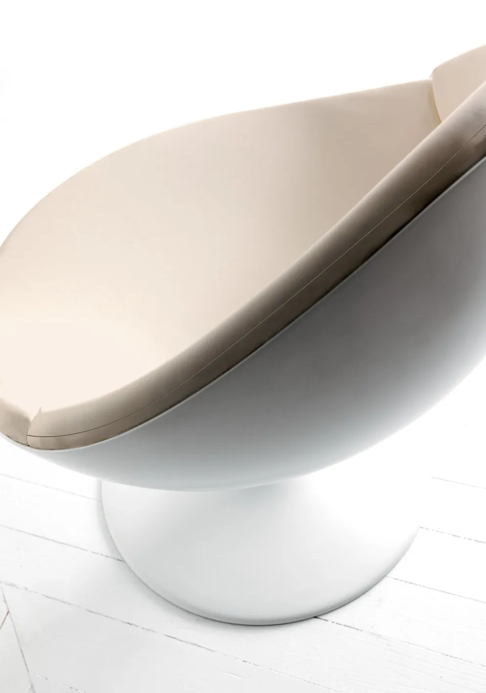 Poltrona design moderno Luna