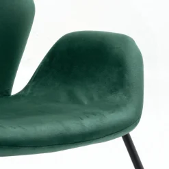 Poltrona Elvara in velluto con gambe in metallo nero