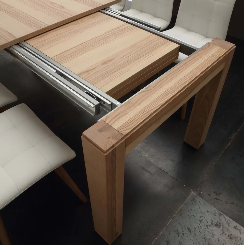 Tavolo allungabile Ferran in legno frassino